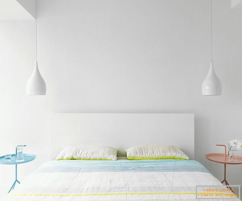 Luksuzna bela spalnica v minimalističnem slogu