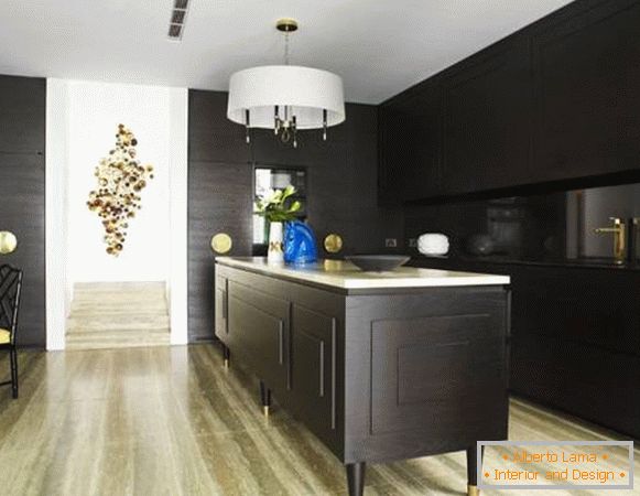 črno-z-zlato-pohištvo za kuhinjo