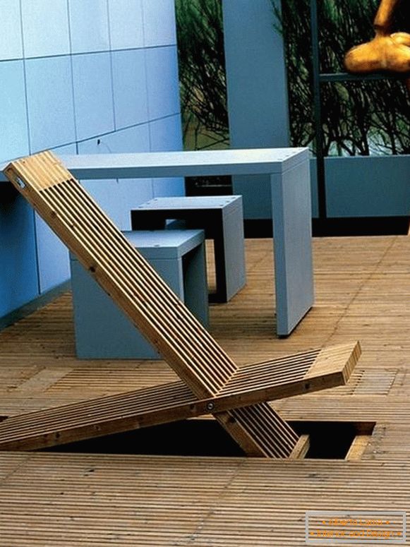 Zložljivi stol v tleh