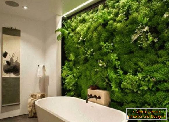 Zelena stena v kopalnici