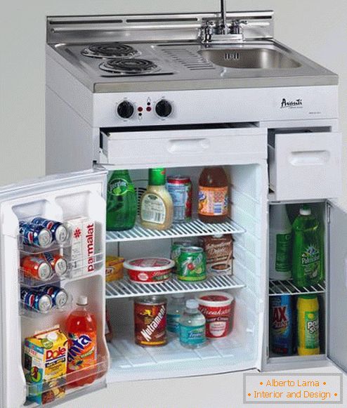Vgrajen hladilnik pod umivalnikom