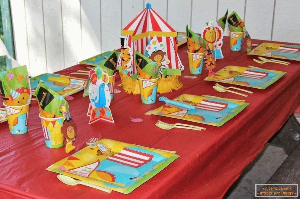 Otroška miza za rojstni dan