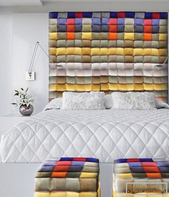tekstilno stožčasti za posteljo pod stropom