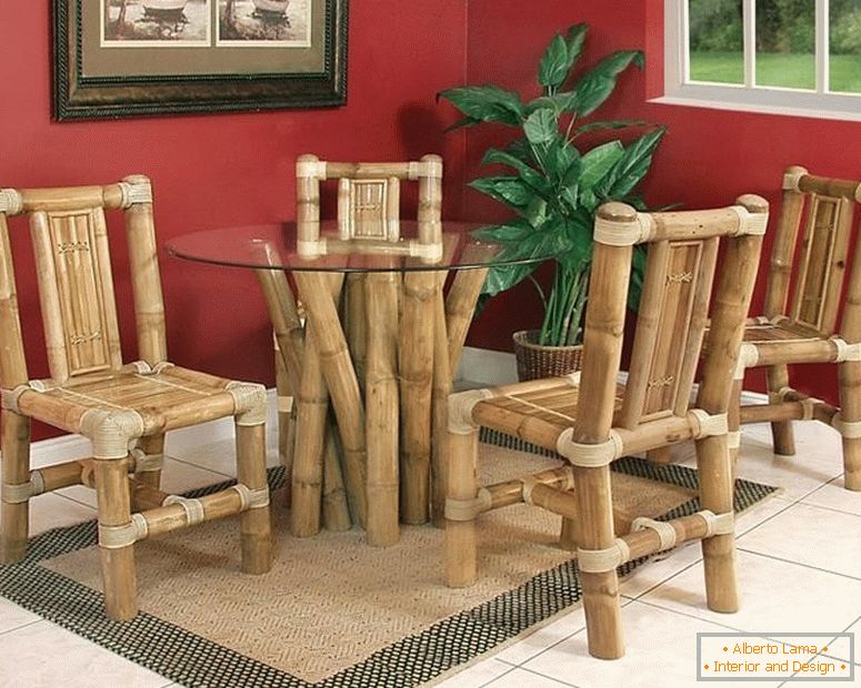 Miza in stoli iz bambusa