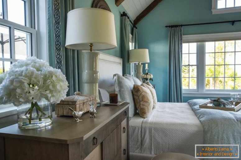 dh2015_master-bedroom_matching-bela-svetilke-nightstand-dressers_h-jpg-rend-hgtvcom-1280-853