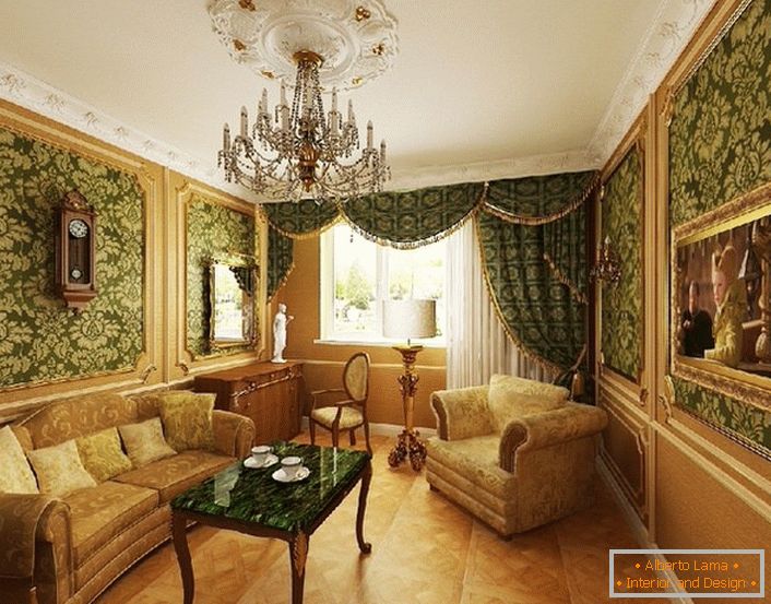 Temno zelena ozadja z zlatimi vzorci - odlična za baročno dnevno sobo.