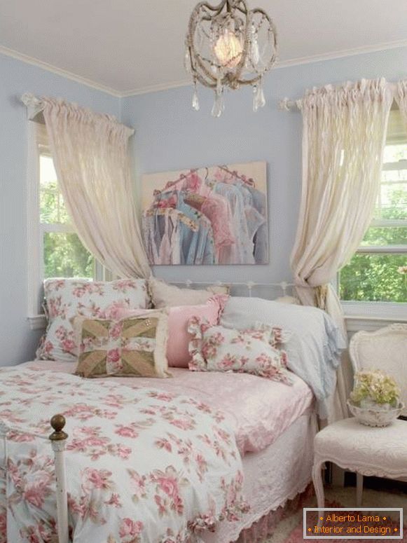 Notranjost spalnice v modnih barvah 2016