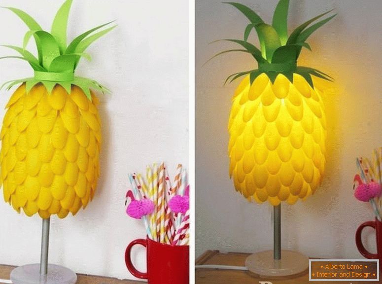 Namizna svetilka v obliki ananasa