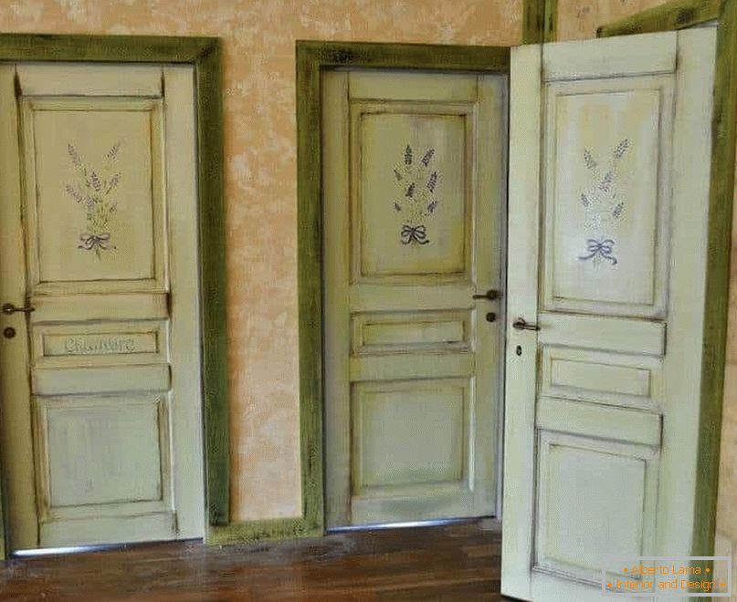 Stara vrata bodo ustrezala slogu Provence in Vintage