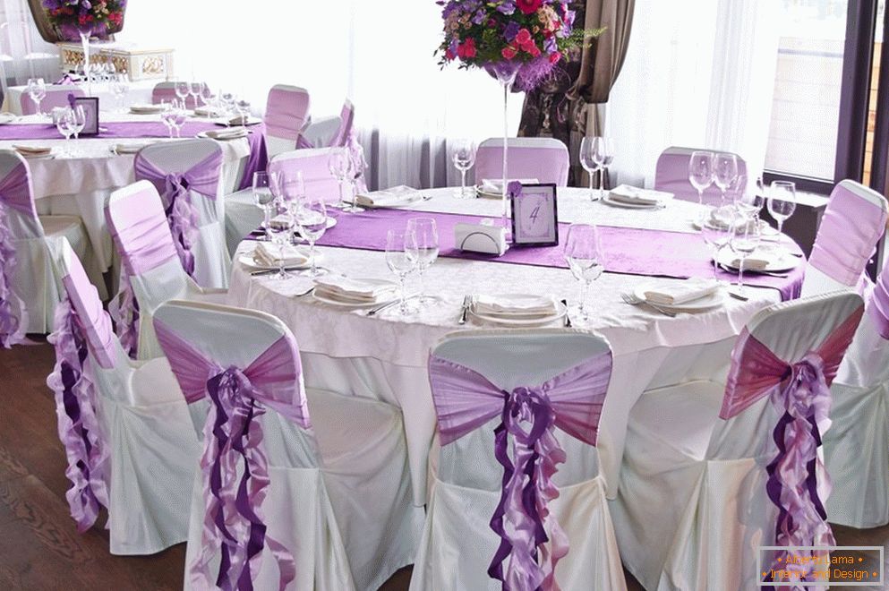 Registracija mize in stoli za goste na poroki