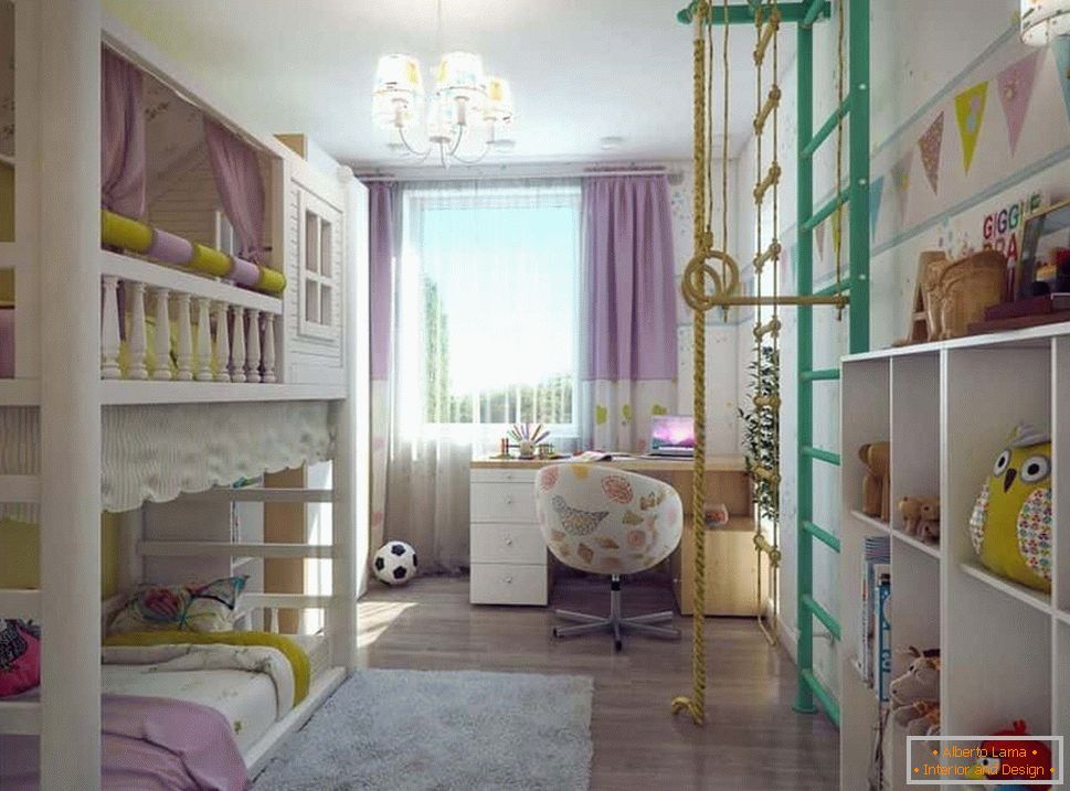 Otroška soba v Hruščovu z dvema pogradoma in švedskim zidom