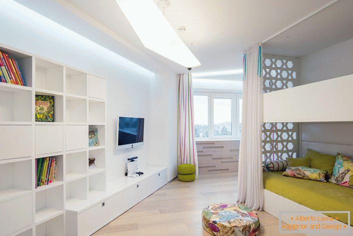 Notranjost otroške sobe, kot primer ustrezno izbranega pohištva za slog minimalizma. 