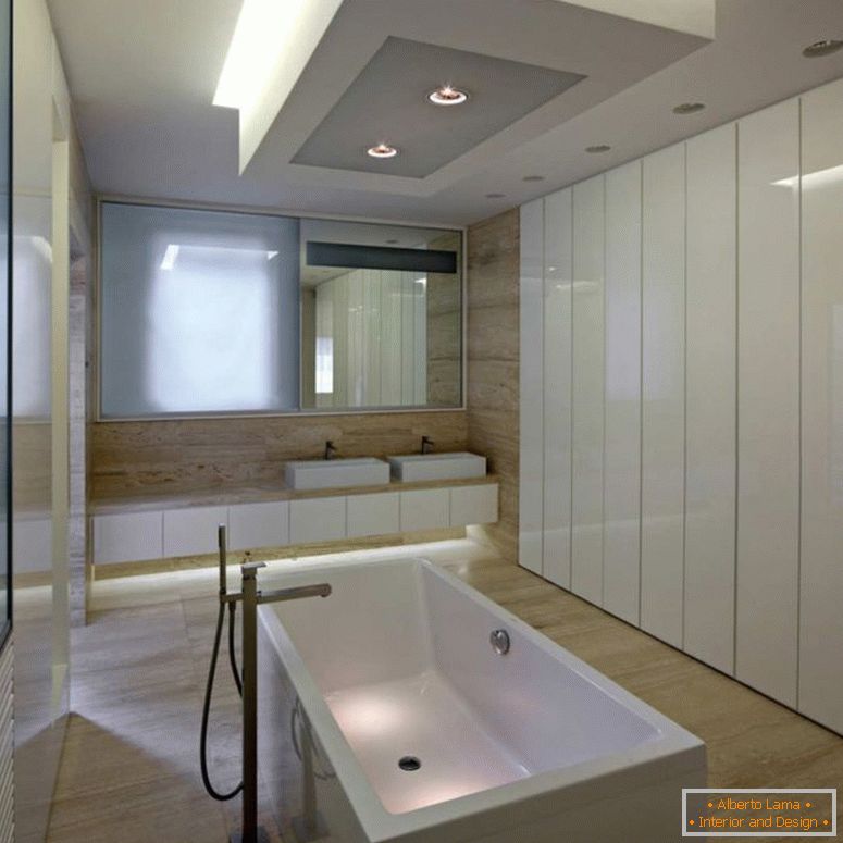 udobno-bela-kad-na-brezšivna-marmorna tla-komponentna-za-notranjost-zasnovana kopalnice-postavitev-ideje-notranje-zasnovane kopalnice-notranjosti- design-bathr