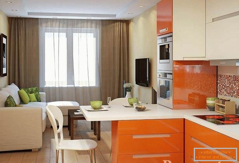 Oranžna barva v notranjosti kuhinje
