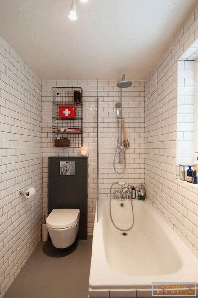 WC je kombiniran s kopalnico