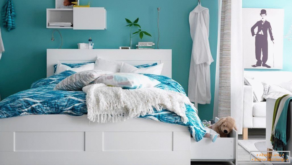 Zasnova spalnice v turkiznih barvah