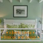 Elementi dekorja za zeleno spalnico