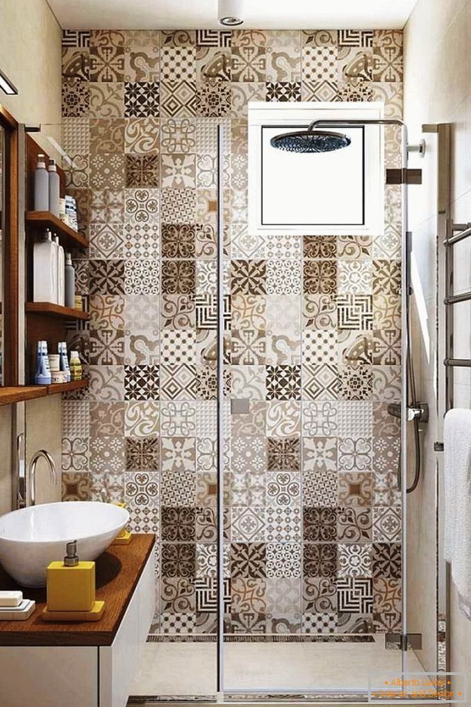 Imitacija mozaika v kopalnici brez stranišča