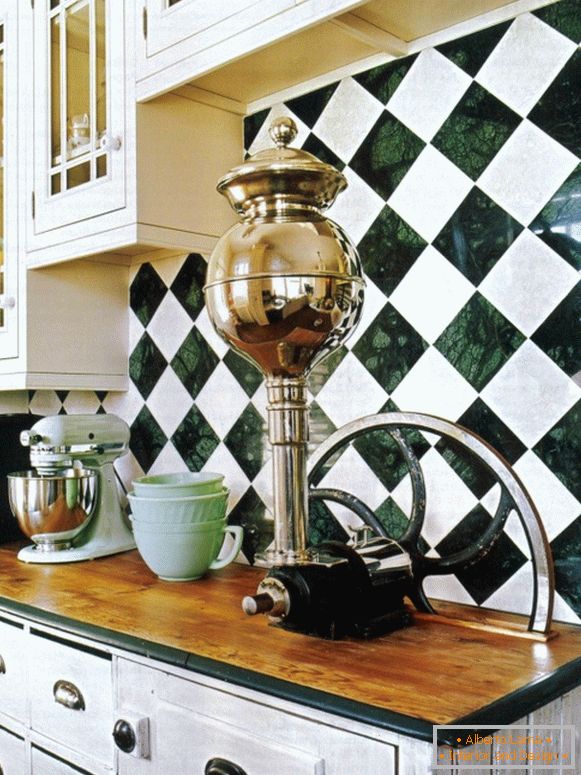 Kuhinja predpasnik iz marmorne ploščice
