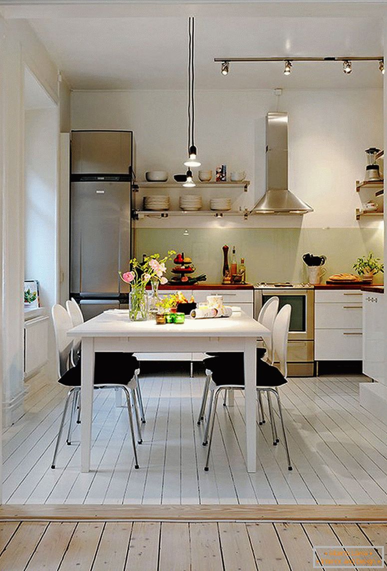 retro-bela-design-for-a-small-kitchen-plus-track-osvetlitev-tudi-črna-jedilnica-