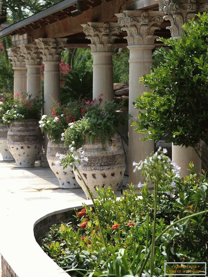 Dvorišče v mediteranskem slogu