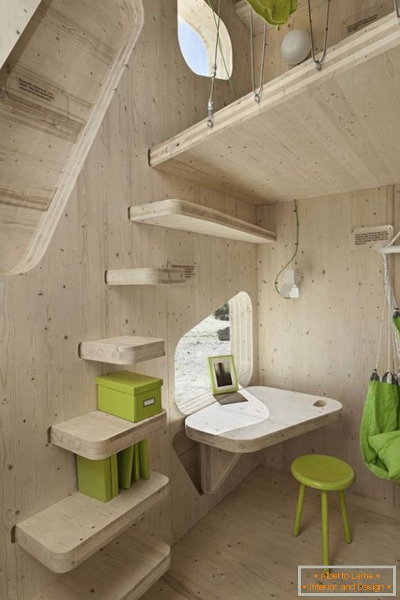 Kabineta majhne lesene koče