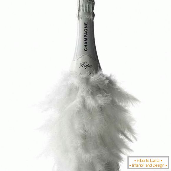 Steklenica šampanjca - dekor na mizi z lastnimi rokami