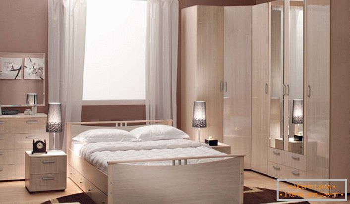 Modularno pohištvo za spalnice je najugodnejša možnost za majhne mestne apartmaje.