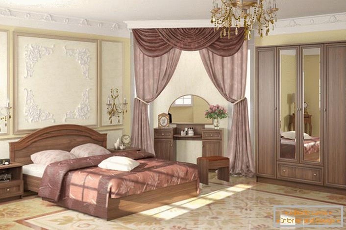 Elegantno modularno pohištvo v klasičnem stilu za plemenito in luksuzno spalnico.