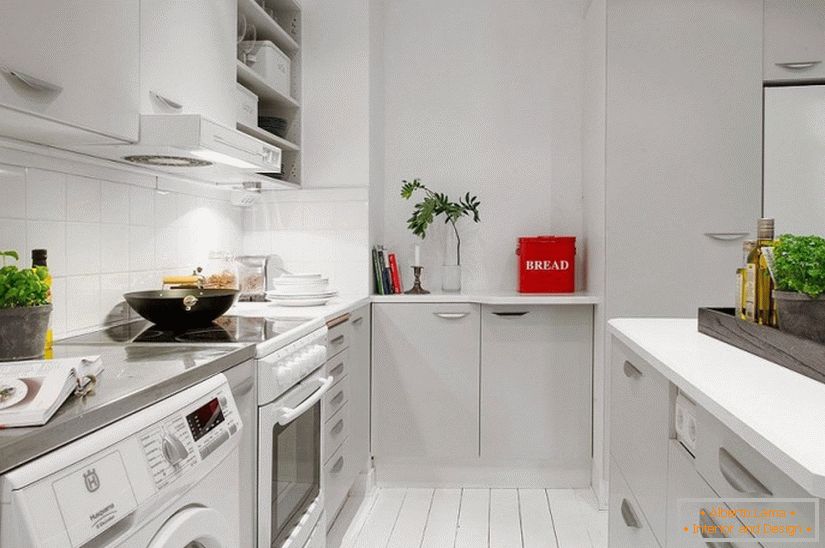 Kuhinja apartma-studio v skandinavskem stilu