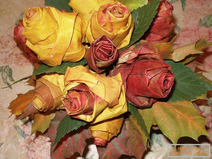 Rože iz jesenskih listov