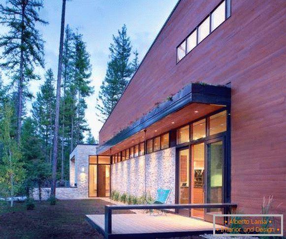 Ultra-moderna veranda lesene hiše s krošnjami
