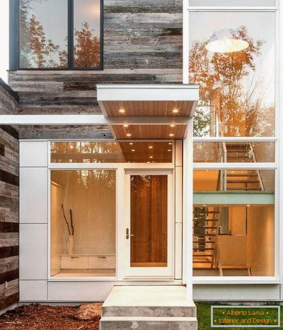 Majhna sodobna veranda iz betona z lepim vizirjem