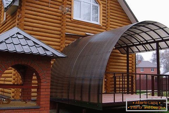 Velika veranda iz polikarbonata - fotografija zasebne hiše
