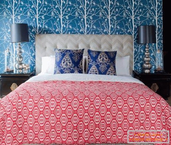 Svetlo modra ozadje v dizajnu spalnice 2016