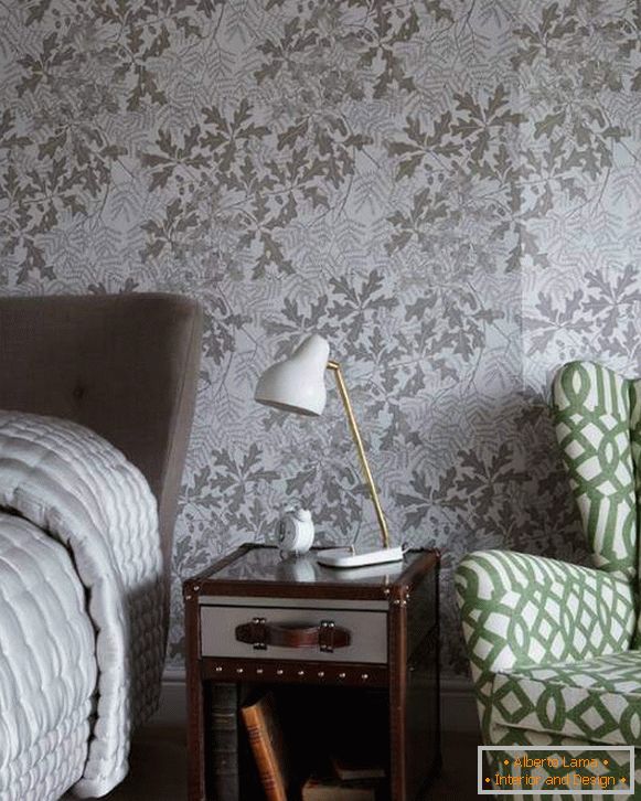 Elegantna notranjost spalnice - ozadje v sivi barvi