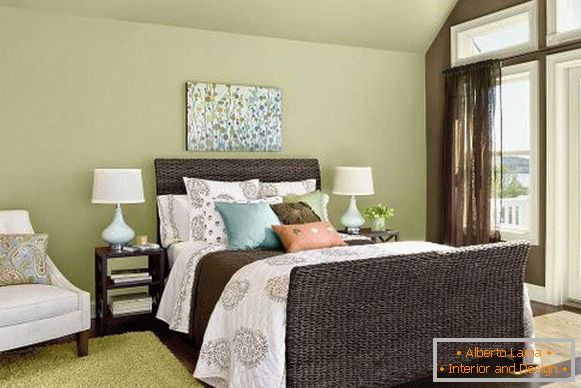 Oblikujte spalnico v tropskem slogu - zelene ozadje