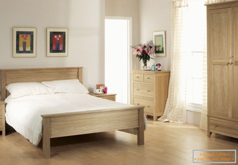 krem-in-hrast-spalnica-pohištvo-moderno-romantično-spalnica-dekoriranje-idej