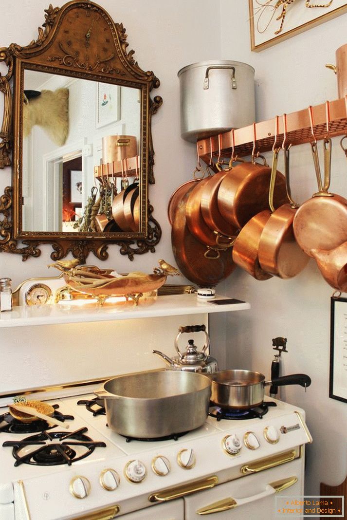 Bronasti izdelki v kuhinji