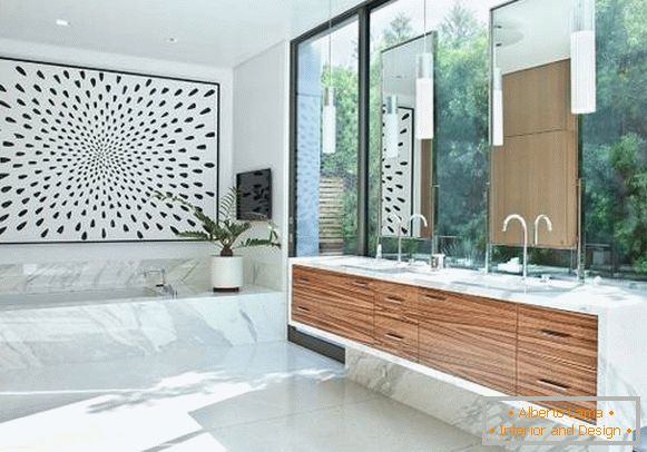 Moderna kopalnica z marmorjem