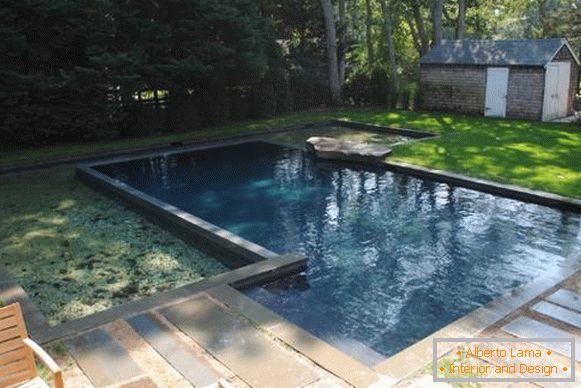 Fotografija bazenov na dvorišču zasebnih hiš - betonski bazen