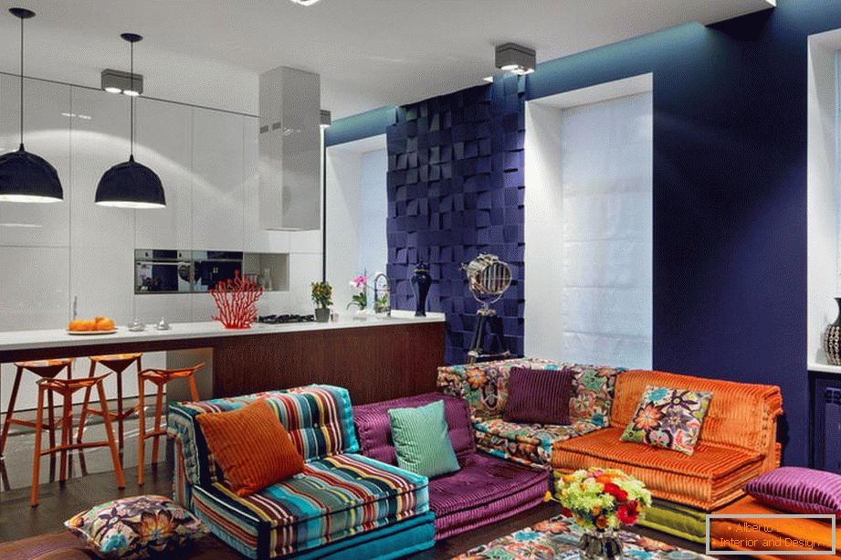 Kuhinja in dnevna soba elegantne studio apartma v Kijevu