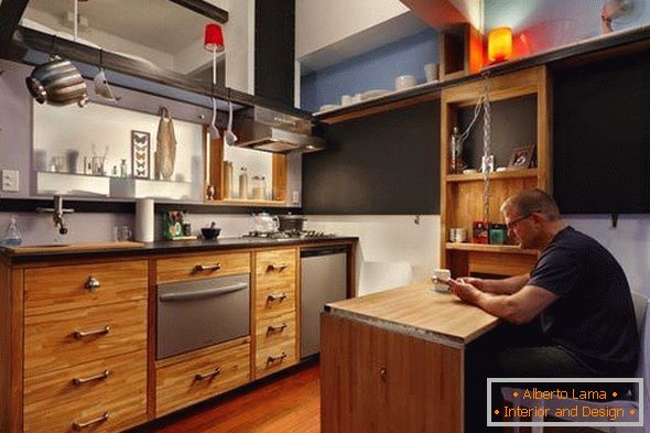 Notranjost kuhinje v trisobnem stanovanju