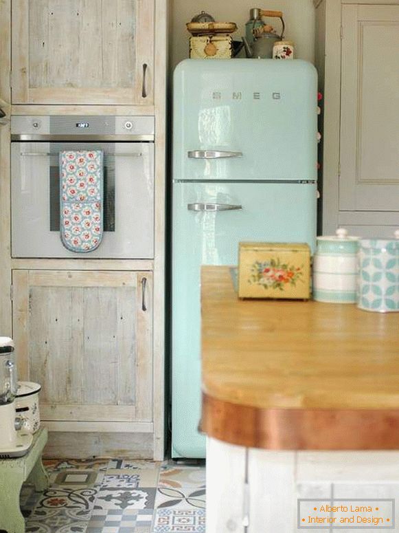 Eleganten dizajn tla v kuhinji - fotografija talne ploščice