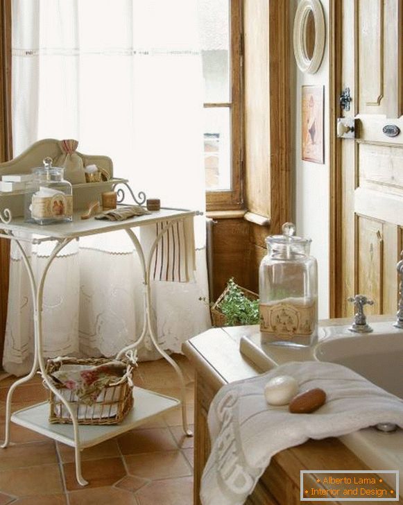 Dekor in dodatki za kopalnico v slogu Provence