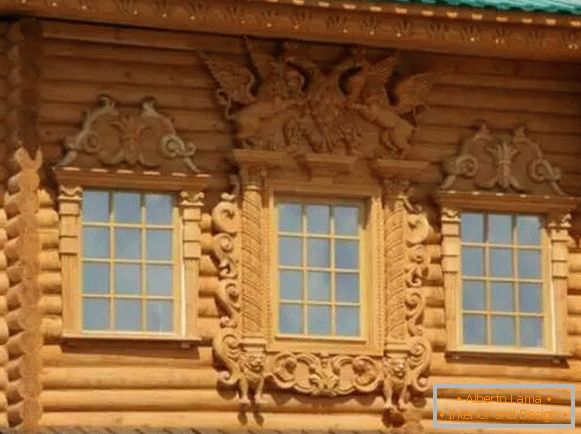 наличники на okna v leseni hiši