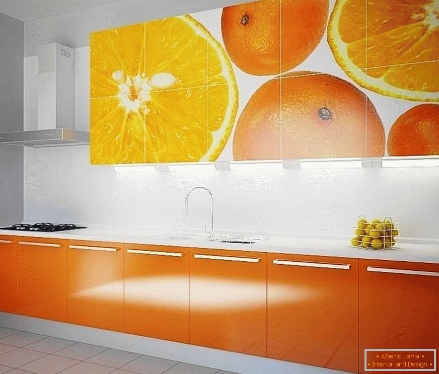 Oranžne fasade v kuhinji