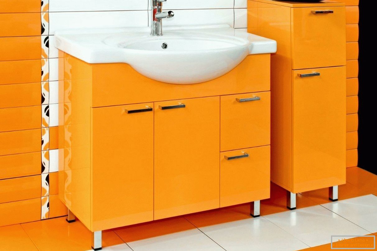 Pohištvo v barvi oranžno