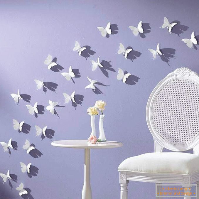 Okrasite stene z lastnimi rokami iz priročnih materialov - metulji iz papirja