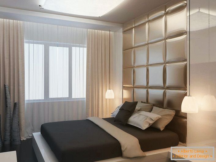 Projektni projekt spalnice v stanovanju običajni stolpnice v bližini Moskve.